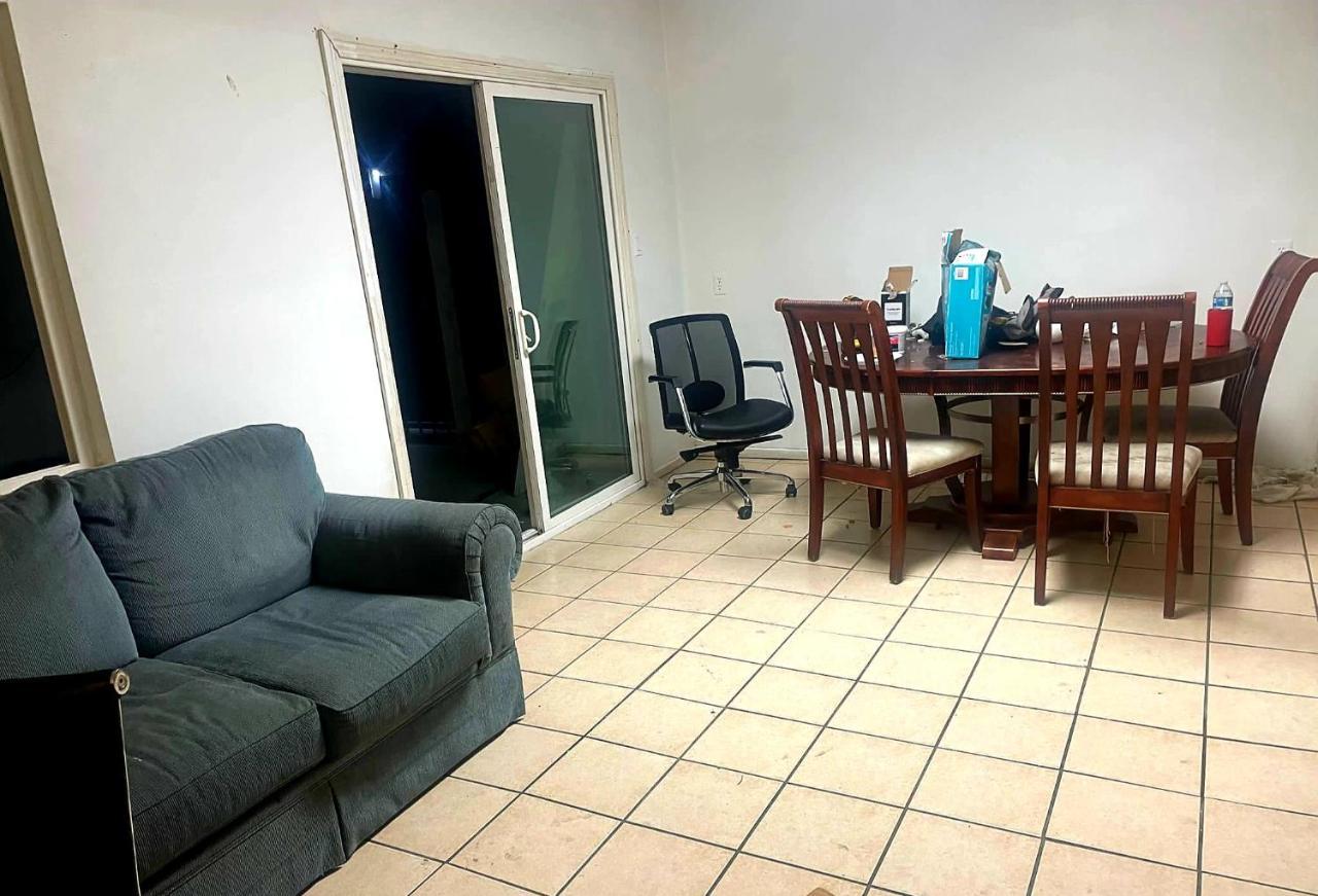 Humble Abode At El Monte Hostel Exterior foto